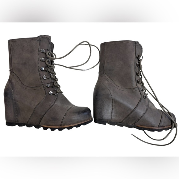 Excellent Used‎ Condition- Women's (Size 9) Gray-Brown Lace-Up Boots 3 heel - Picture 1 of 5